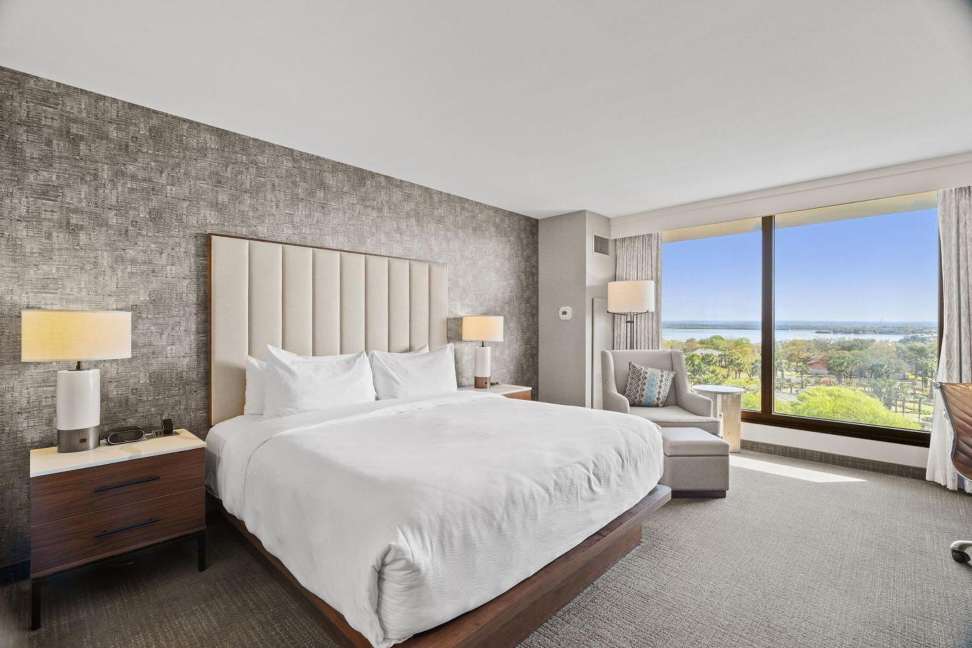 King Room Lake View